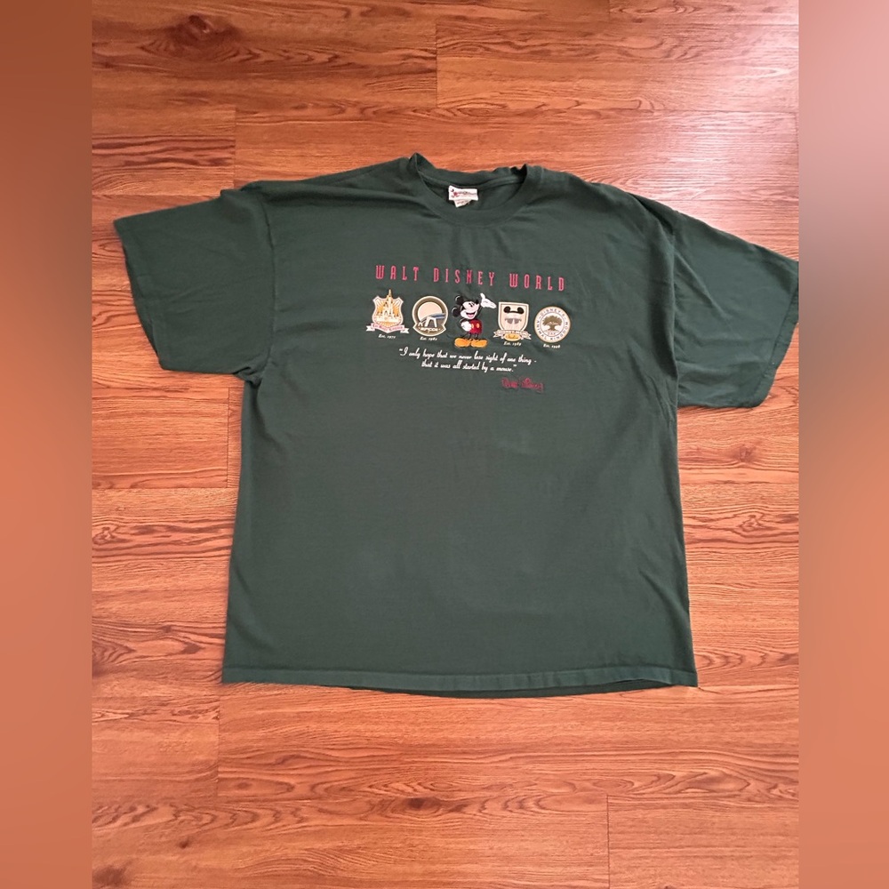 Disney Dark Green Men's Short Sleeve Tee